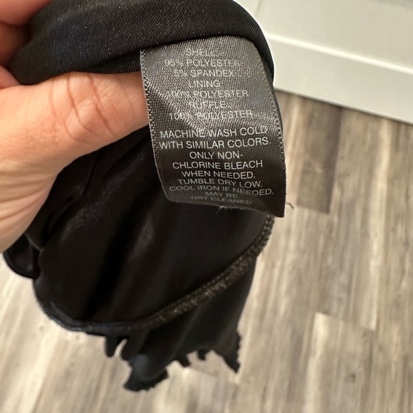 White House Black Market Ruffle Sleeveless Dress Size 4 - Picture 5 of 5